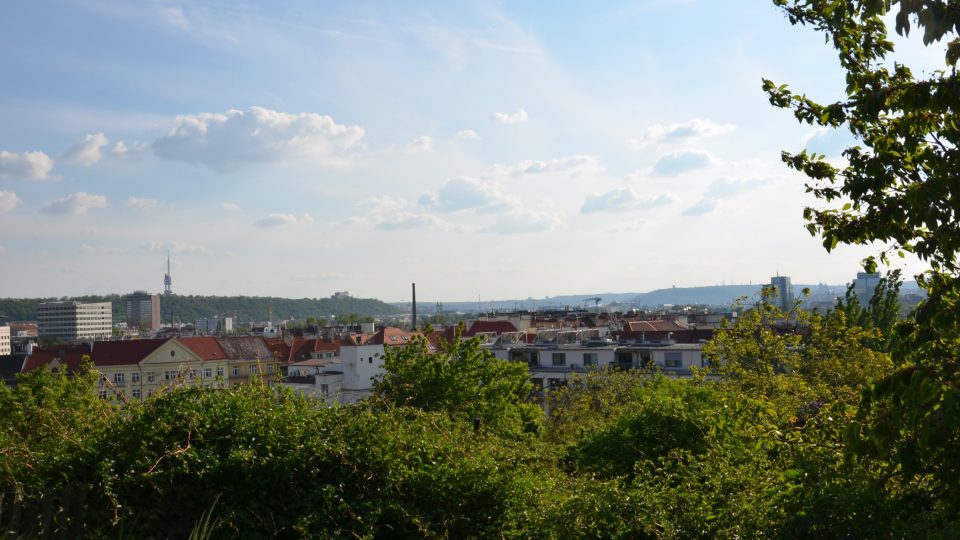 Prahu máte z uliček Nad Kotlaskou jako na dlani