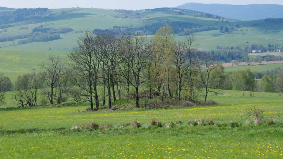 Stopy dřiny bývalých zemědělců v podobě hromadnic jsou zde všudypřítomné