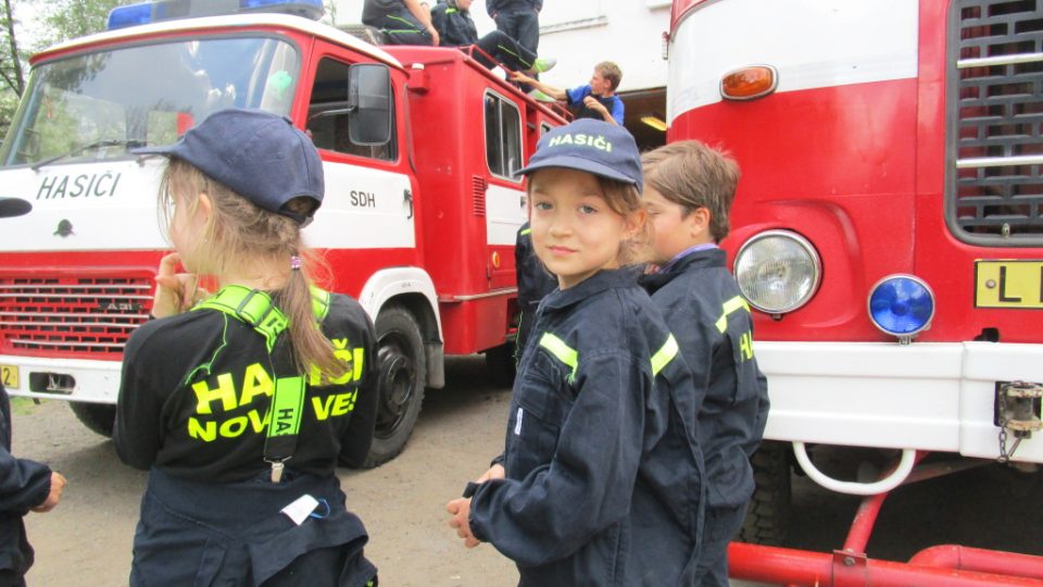 Malá hasičská slečna a úsměv pro Český rozhlas Sever