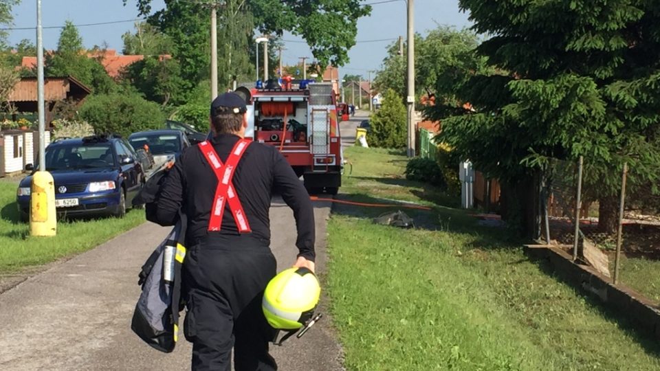 Odklízení následků bouřek ve Výravě na Královéhradecku