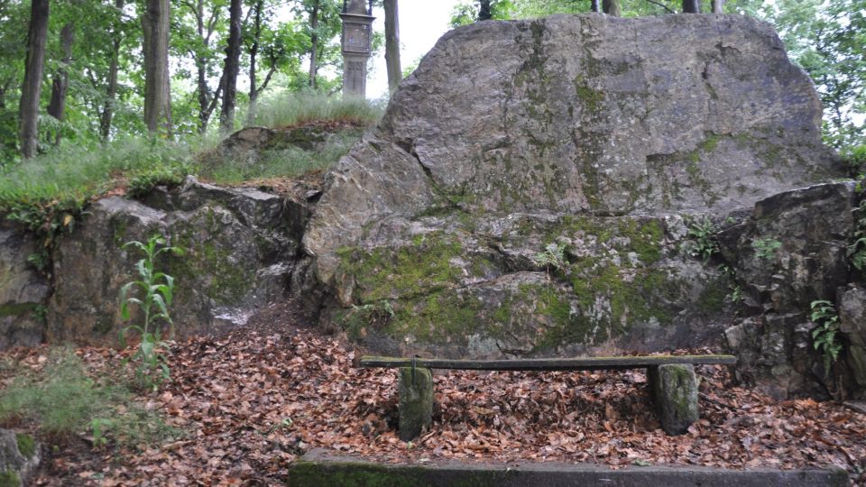 Možná na této lavičce sedával spisovatel Jaroslav Vrchlický