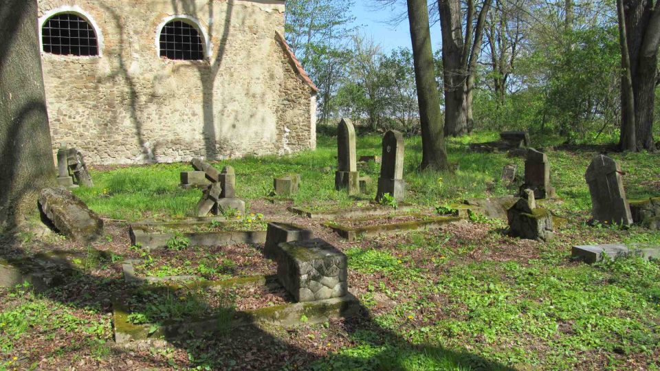Hřbitov zaniklé obce Pelhřimovy