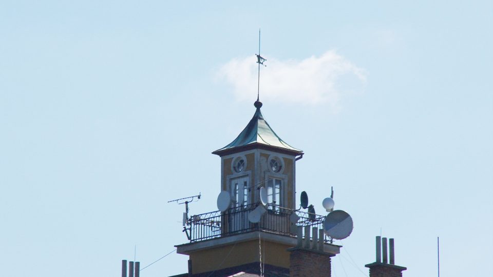 Věžička na střeše je někdejší hvězdářskou observatoř