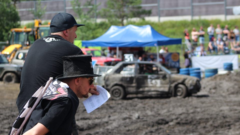 Destruction Derby 2016. Demoliční závod autovraků v Sosnové u České Lípy