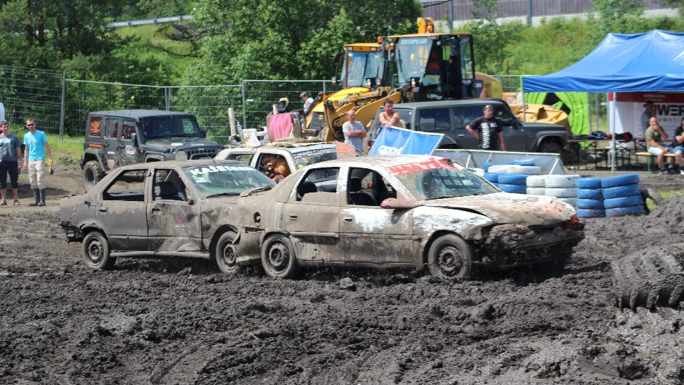 Destruction Derby 2016. Demoliční závod autovraků v Sosnové u České Lípy