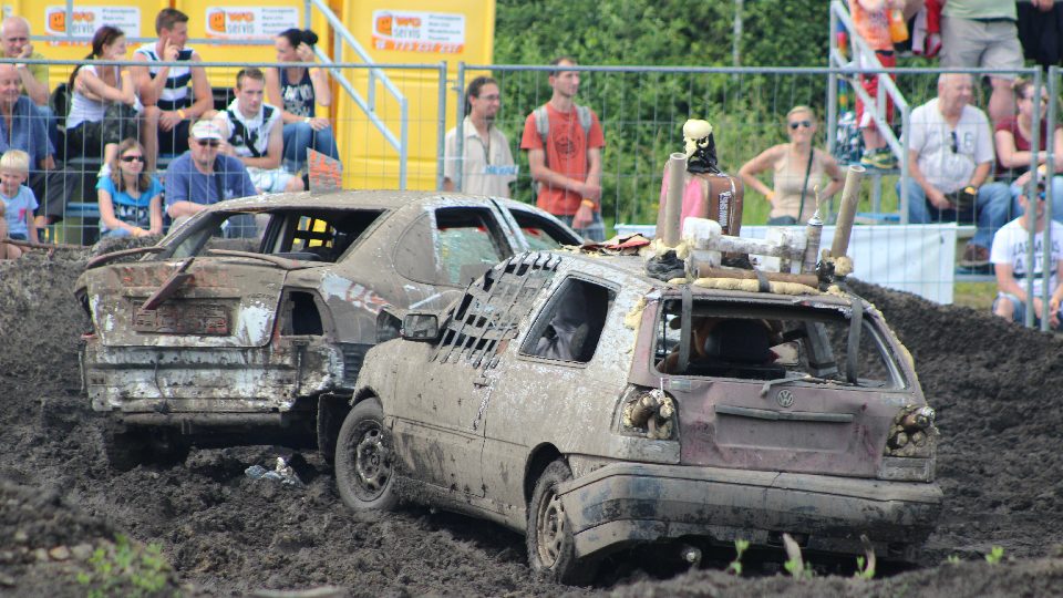 Destruction Derby 2016. Demoliční závod autovraků v Sosnové u České Lípy