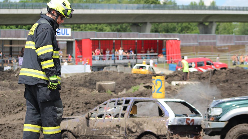 Destruction Derby 2016. Demoliční závod autovraků v Sosnové u České Lípy