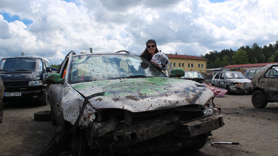 Destruction Derby 2016. Demoliční závod autovraků v Sosnové u České Lípy