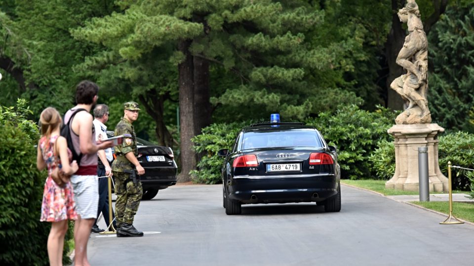 Část Pražského hradu se uzavřela kvůli soukromé oslavě narozenin prezidentova poradce