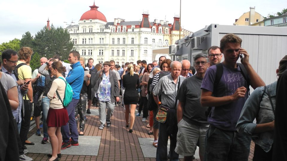 První fronty u festivalových pokladen