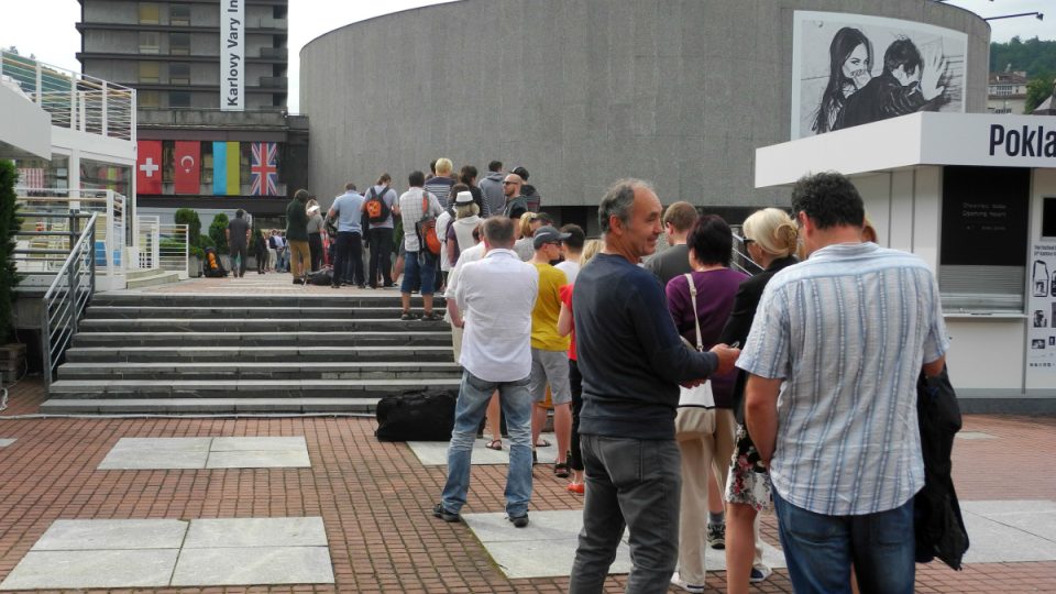 První fronty u festivalových pokladen