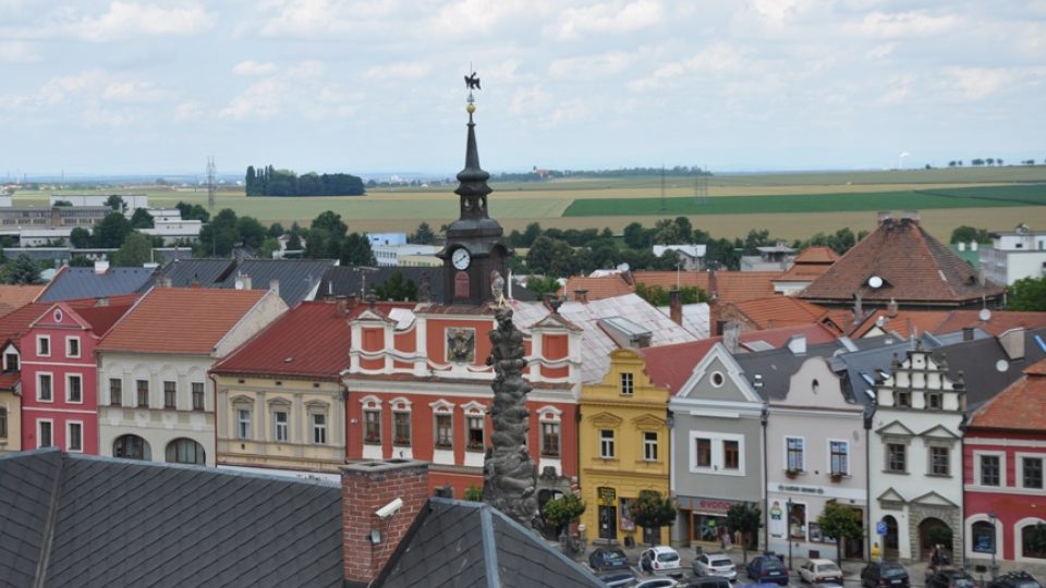 Pohled z věže Mydlářského domu na střechy náměstí