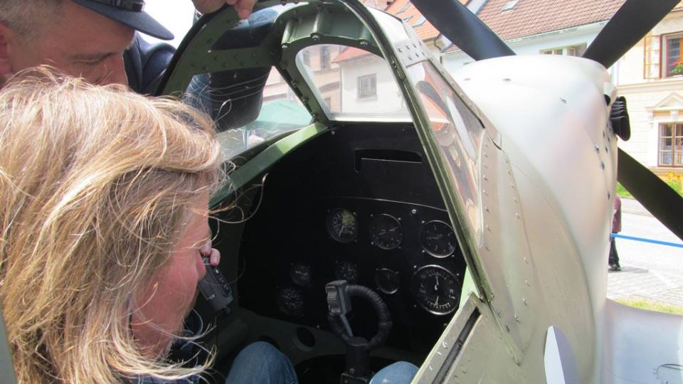 Pohled do kokpitu válečné stíhačky Spitfire