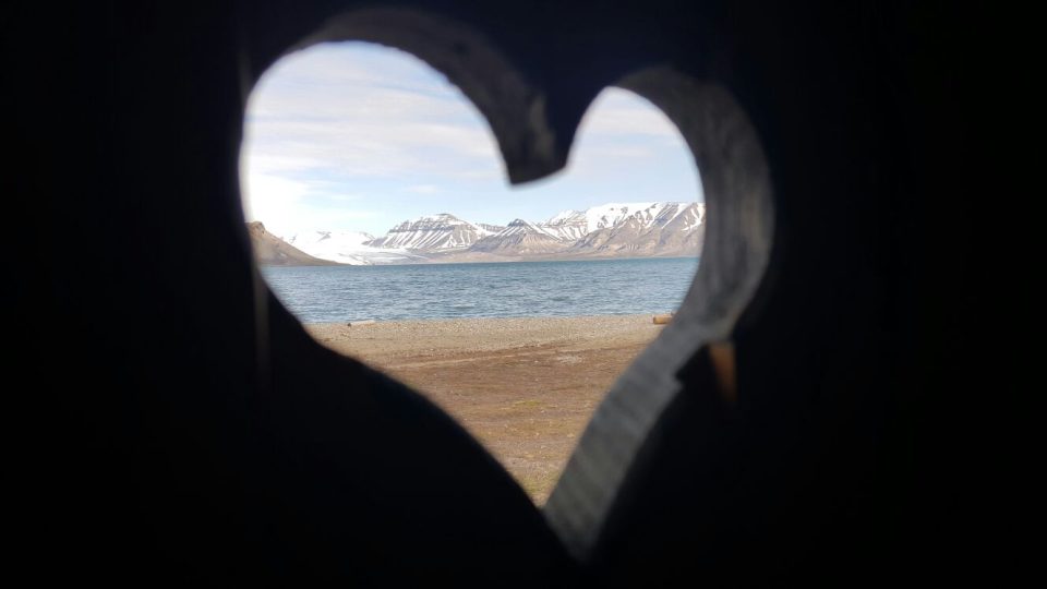 Výhled z kadibudky v arktické divočině, kde mají výzkumnou stanici jihočeští vědci
