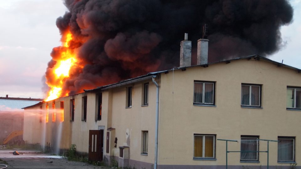 Požár ve Velkých Výklekách (Nymbursko)