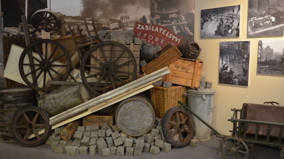 Část výstavy věnovaná Pražskému povstání a konci druhé světové války