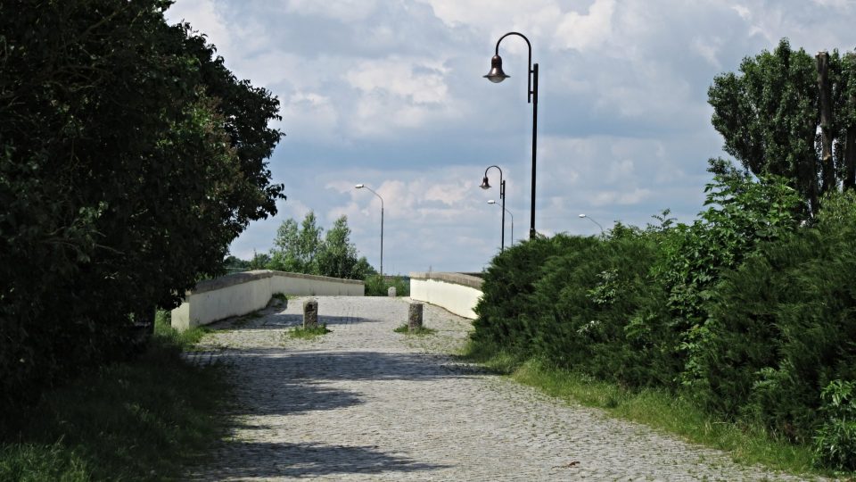 Přes most prý táhl i Jan Žižka a Prokop Holý
