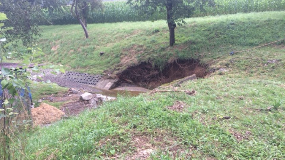 Týn nad Vltavou uklízí a sčítá škody po ničivém přívalovém dešti