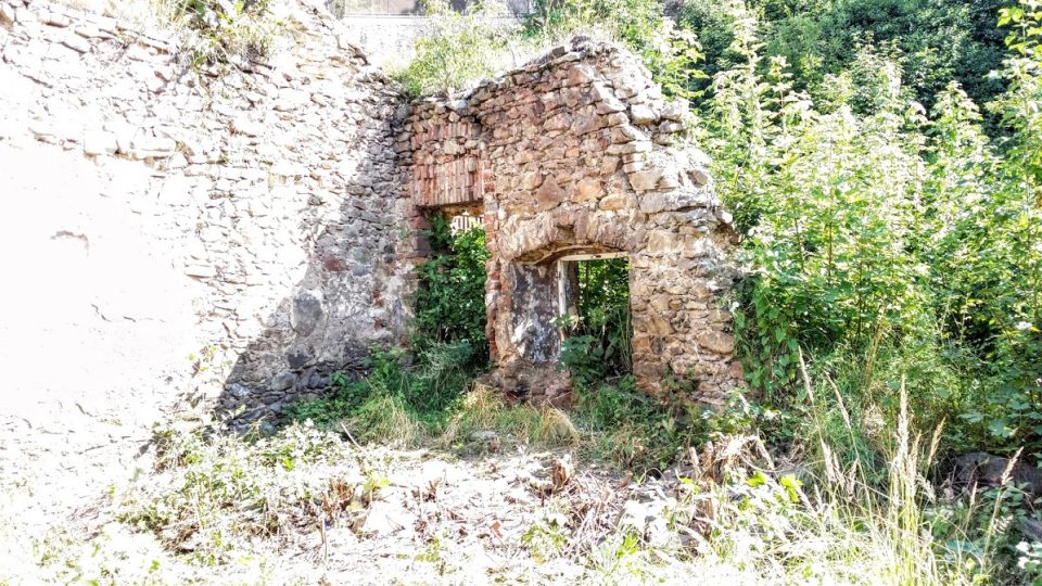 Z ruiny této historické budovy chce Krupka vybudovat Centrum středověkého hornictví