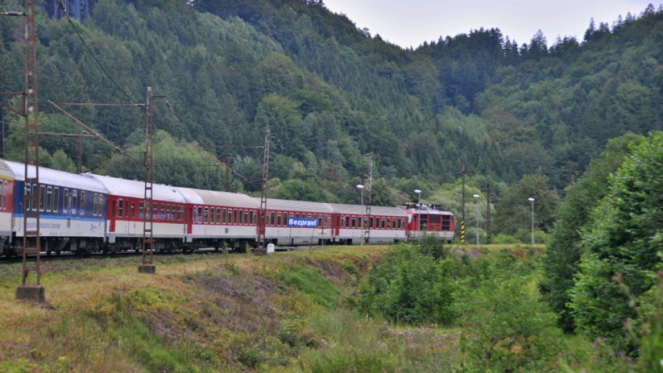 Tudy už vlaky v budoucnu nepojedou, zastávku Bezpráví nahradí tunel