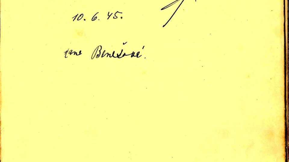 První podpis v Pamětní knize hostů je od prezidenta Edvarda Beneše a jeho choti Hany z 10. 6. 1945