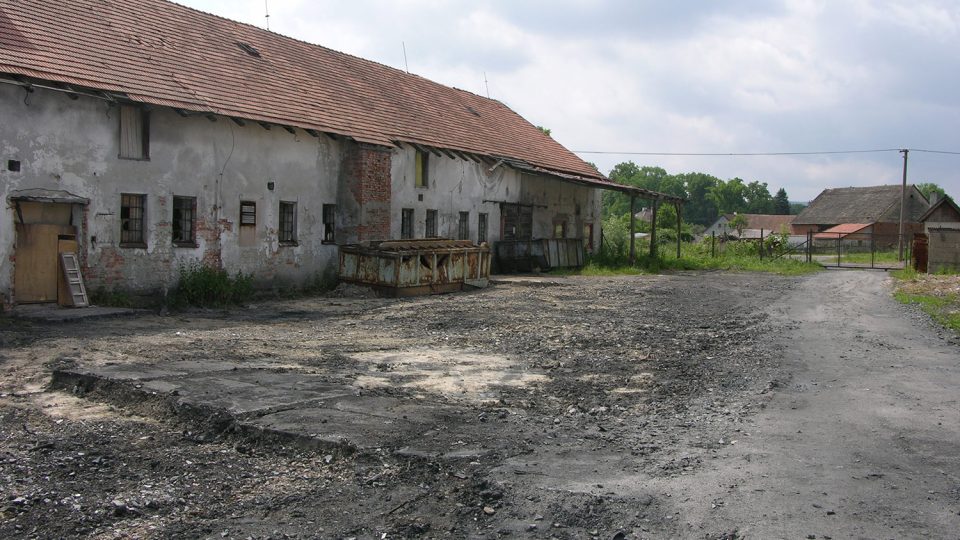Spáleniště po skládce v Boru u Skutče už je vyčištěné | foto: Pardubický kraj Spáleniště po skládce v Boru u Skutče už je vyčištěné