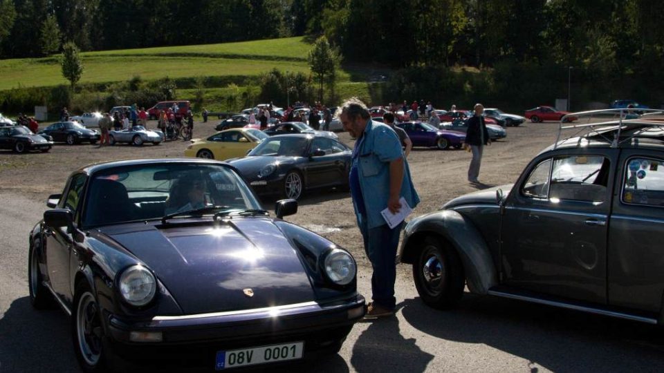 Do Liberce se sjely legendární sportovní vozy na největší český Porsche festival 
