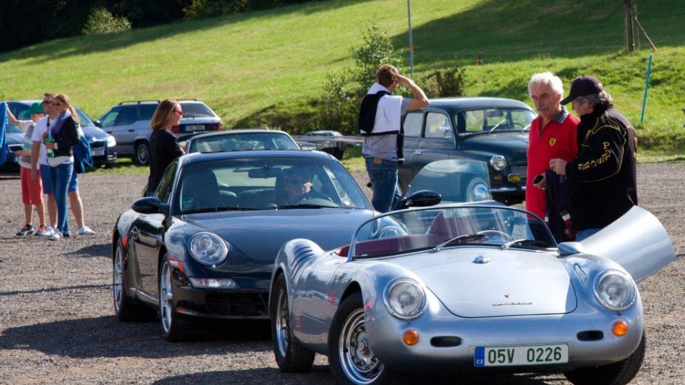 Do Liberce se sjely legendární sportovní vozy na největší český Porsche festival 