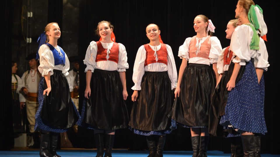 Obrazem z Karlovarského folklorního festivalu