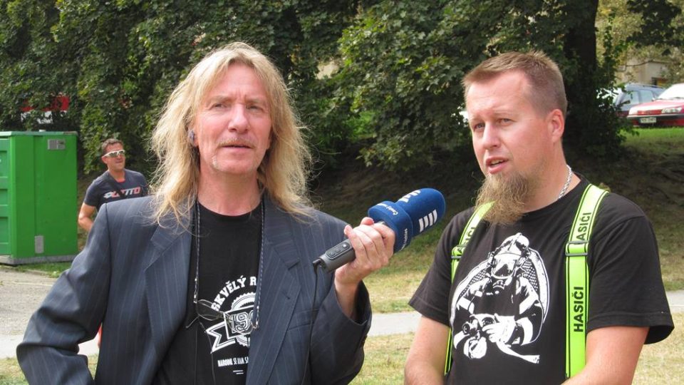 Sbor dobrovolných hasičů funguje v Trhových Svinech od roku 1881. Na oslavách 135 let natáčel reportáž Zdeněk Zajíček