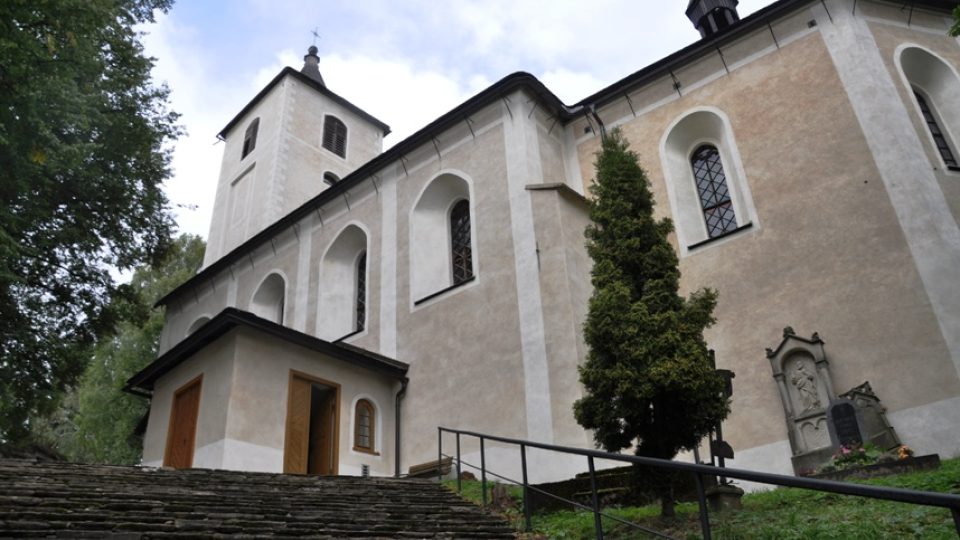 Starý kostel v Horním Maršově je po celkové rekonstrukci a je nádherný