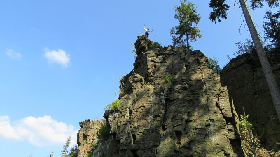 Geolog Petr Rojík na jedné z nejvyšších skal