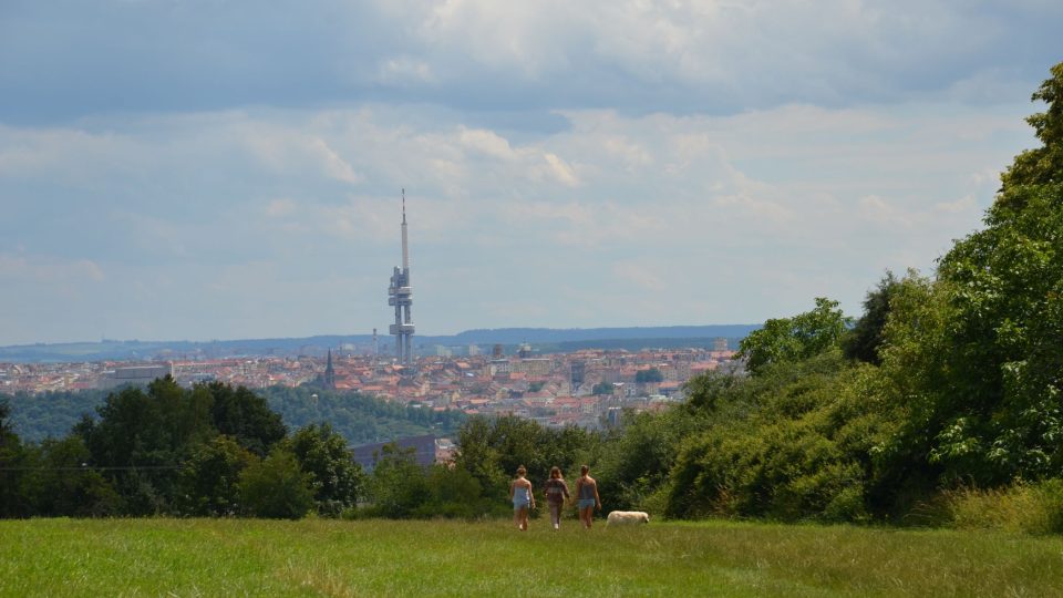 Z Velké skály obhlédnete velkou část Prahy