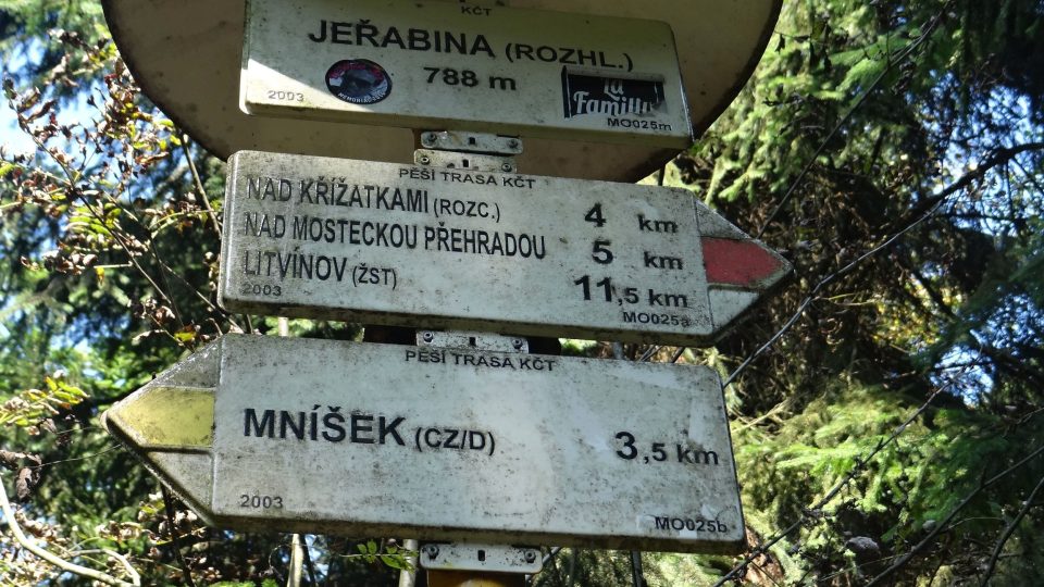 Rozhledna Jeřabina, turistický ukazatel