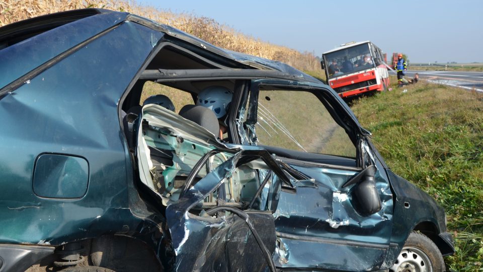 Námětem cvičení byla dopravní nehoda osobního auta s autobusem