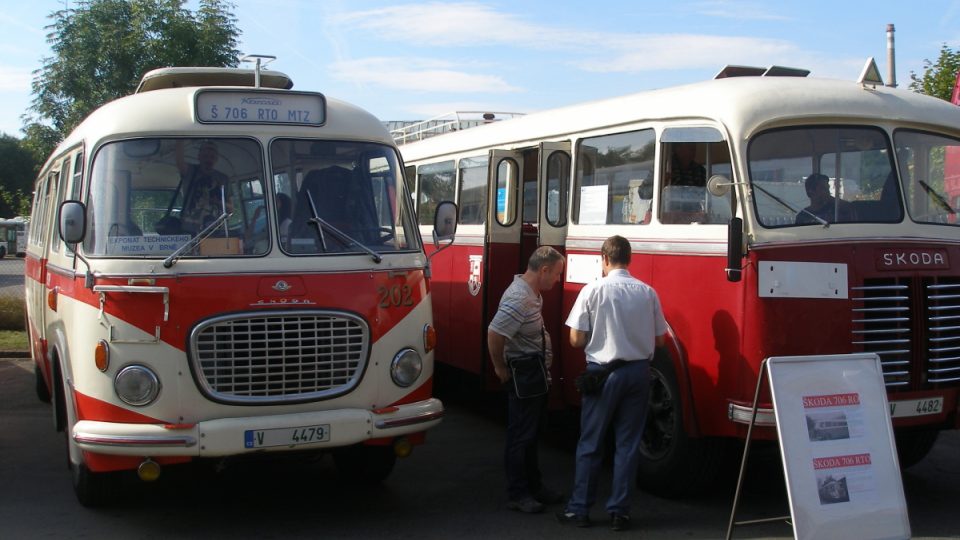 Den otevřených dveří Dopravního podniku Karlovy Vary