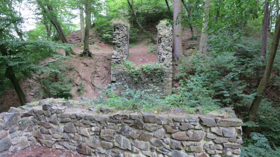 Původní vchod do hradu v místě, kde býval padací most