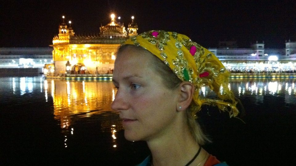 Zuzka u Golden Templu v Amritsaru