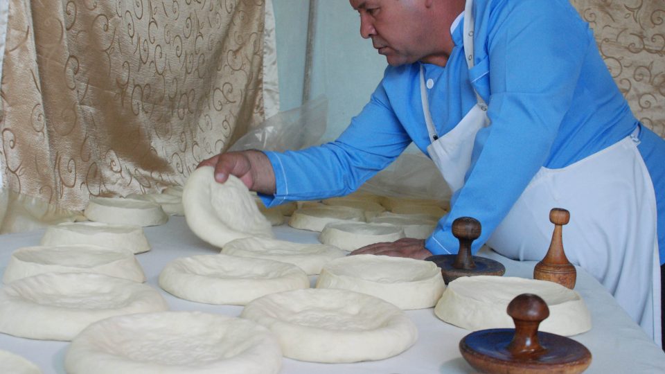 Místní pekaři pečou chleba s viditelnou láskou