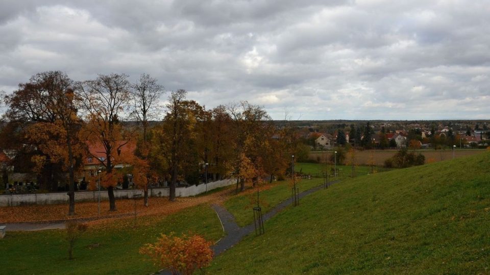 Koloděje mají jméno od kolářů, kteří se živili opravami vozů, od takzvaných kolodějů