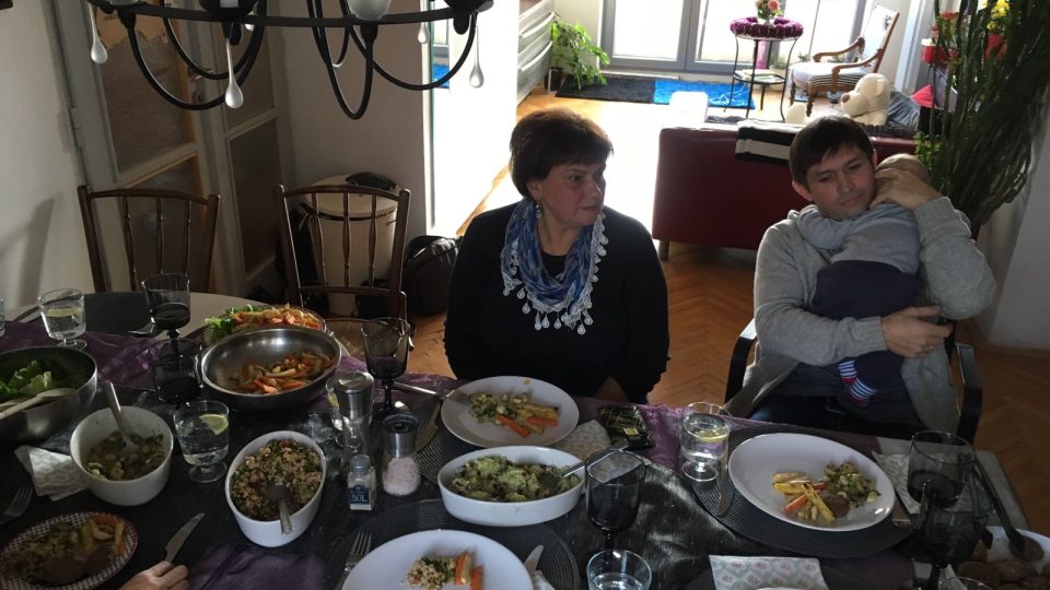Ústecká rodina pozvala na nedělní oběd své ukrajinské sousedy