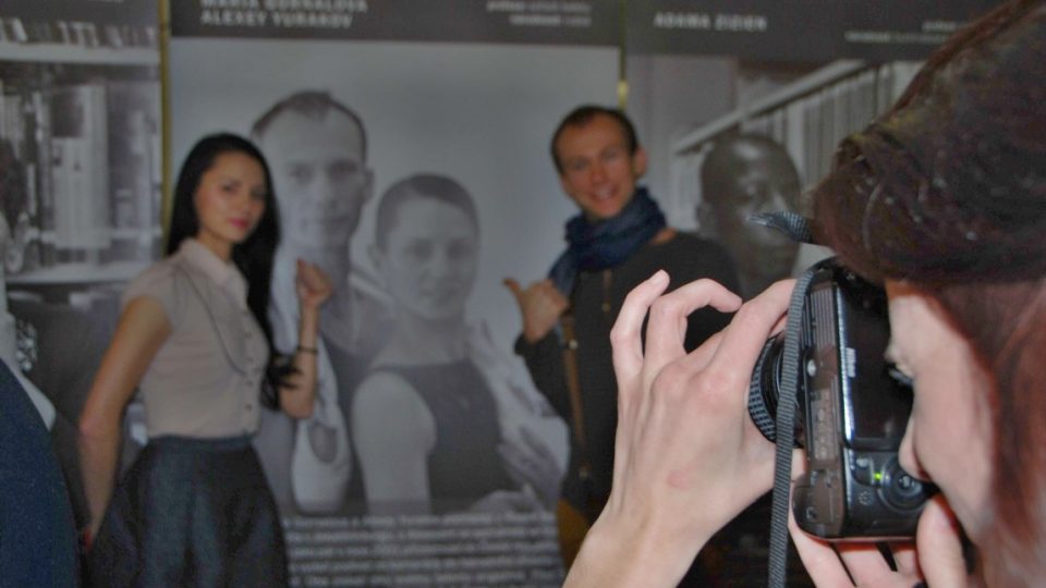 Výstava Tady jsem doma v interiérech libereckého magistrátu