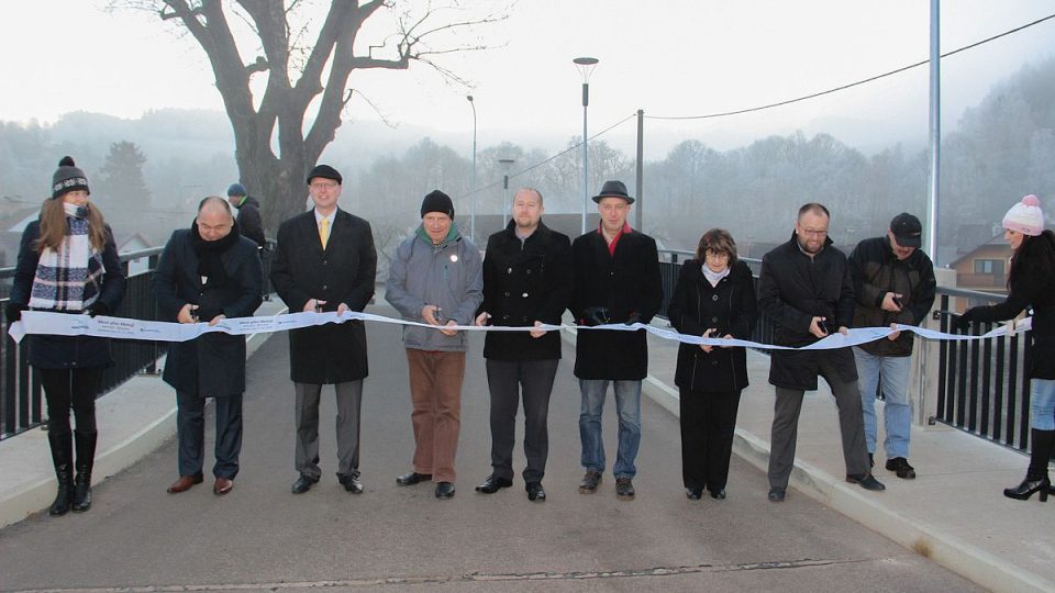 Nový most v Bělovsi už slouží občanům a zkrášluje tento kout Náchoda