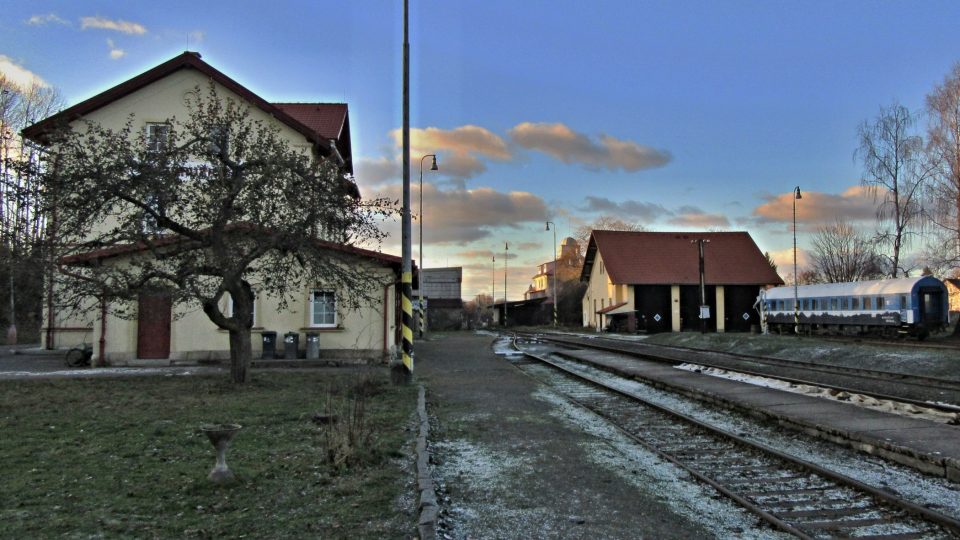 Železniční stanice Bezdruživce