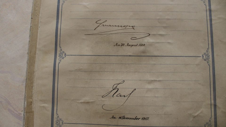 Podpis císaře Franze Josefa I. v pamětní knize olomoucké radnice