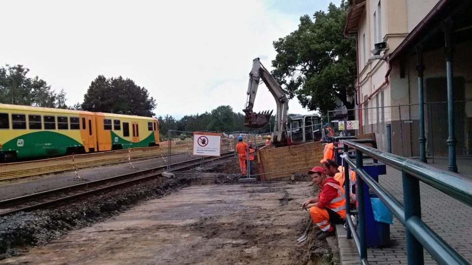 Českolipské nádraží během rekonstrukce, v květnu 2016