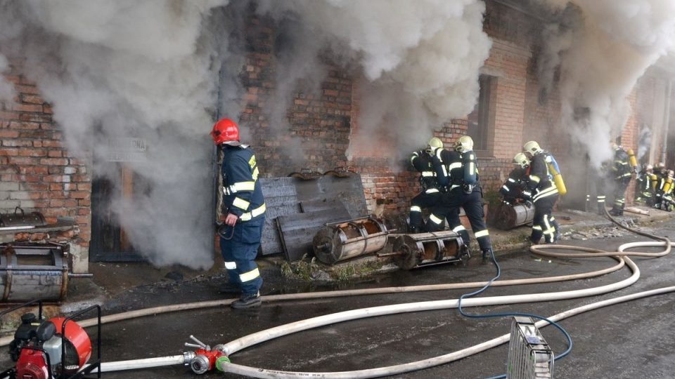 Požár truhlárny v Nejdku na Karlovarsku