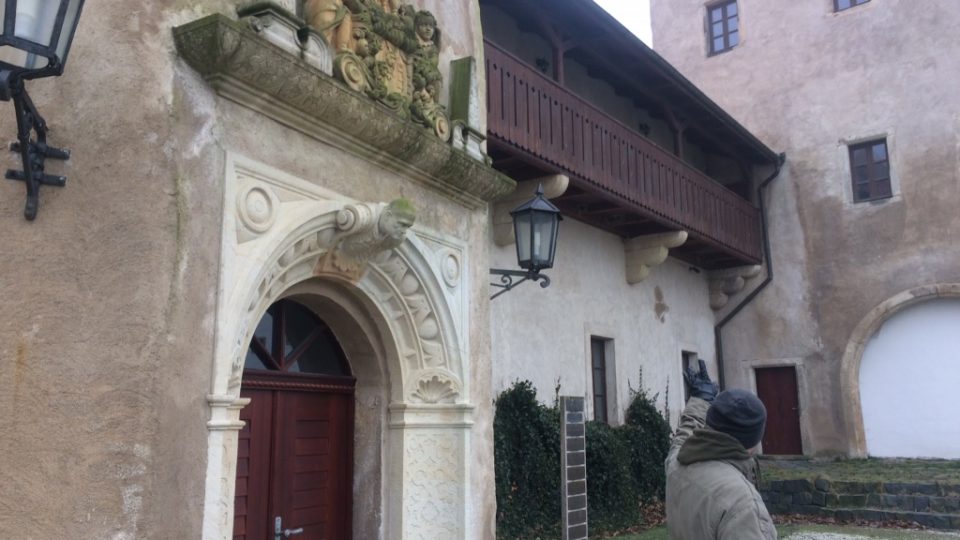 Do zámku v Libouchci na Ústecku se mohli lidé mimořádně podívat při silvestrovské prohlídce Do zámku v Libouchci na Ústecku se mohli lidé mimořádně podívat při silvestrovské prohlídce