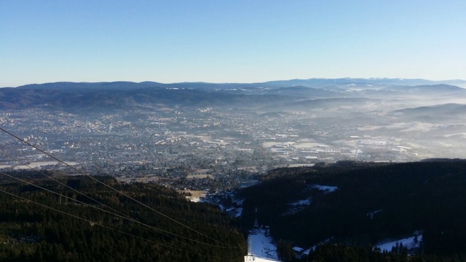 Klub českých turistů v Liberci 42 let stoupá na Nový rok na Ještěd. Letos za výjimečně krásného počasí