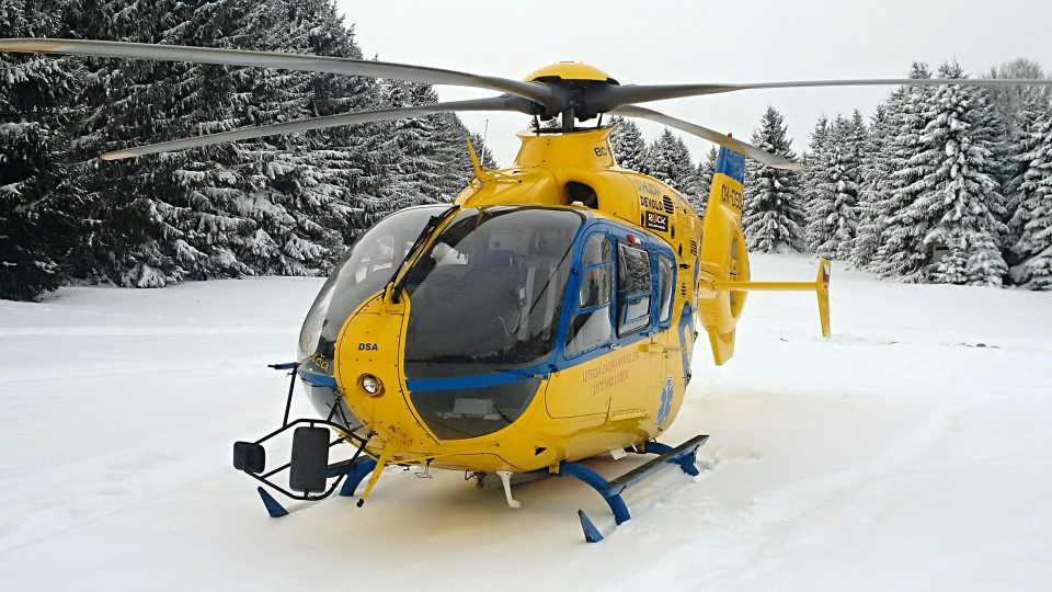 Vrtulník horských záchranářů v Krušných horách